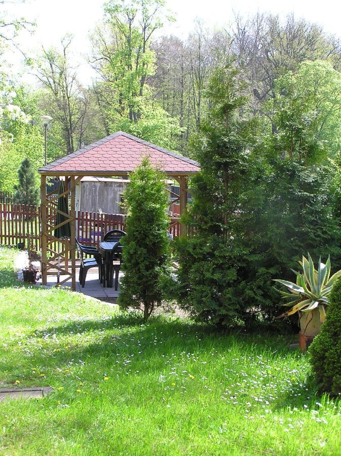 Ferienwohnung Und Pension "Zur Aue" Konigsbruck Екстериор снимка