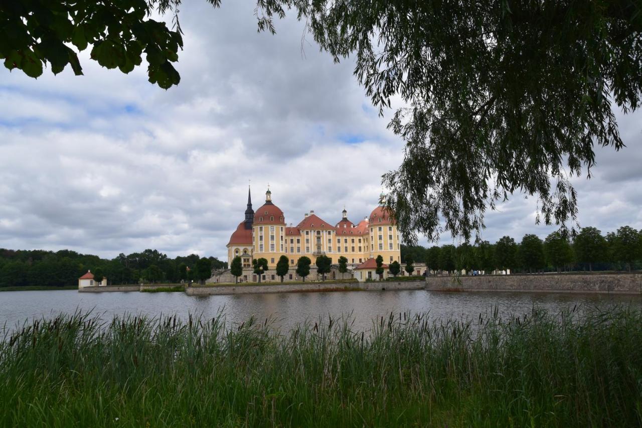Ferienwohnung Und Pension "Zur Aue" Konigsbruck Екстериор снимка