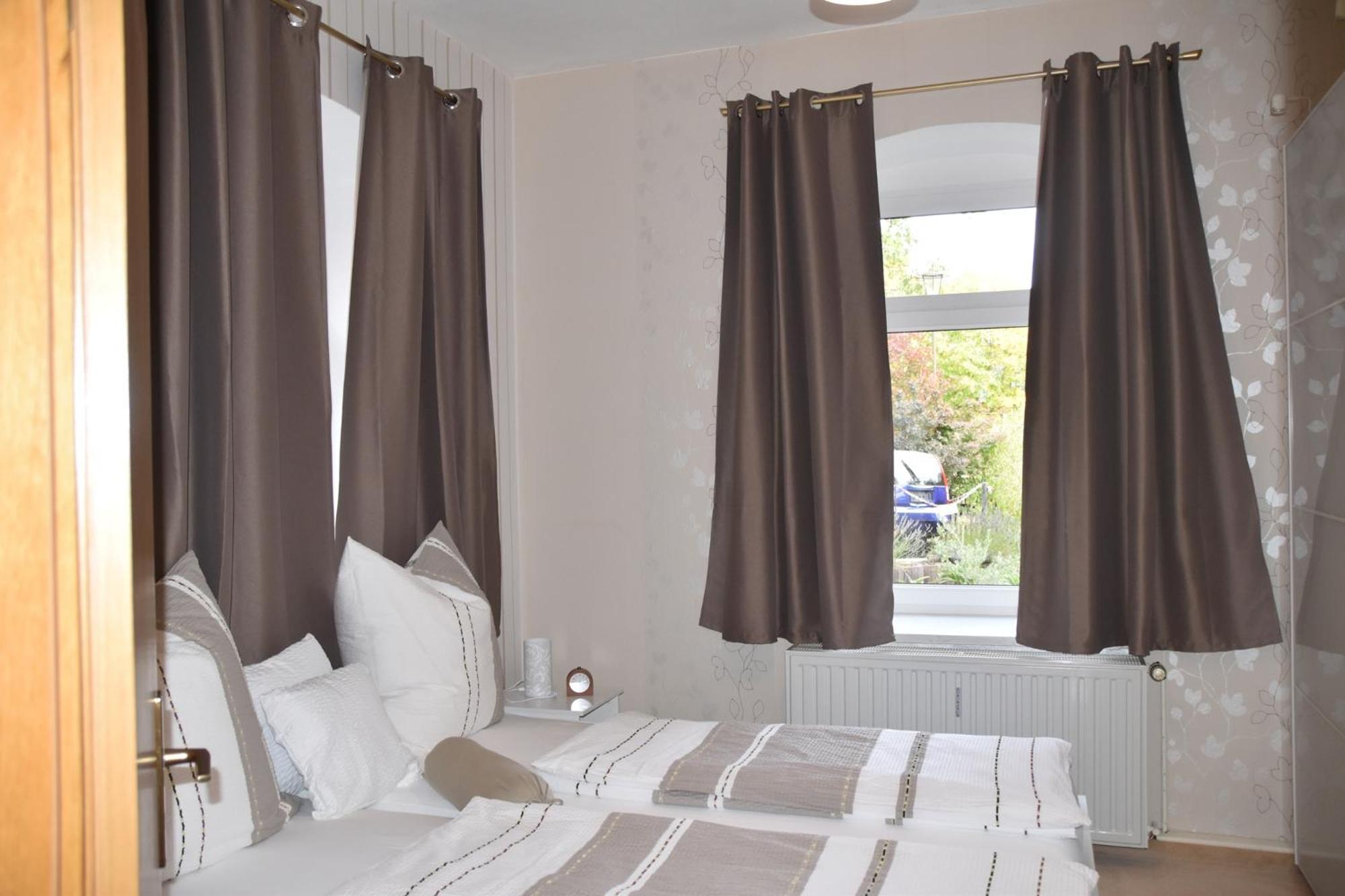 Ferienwohnung Und Pension "Zur Aue" Konigsbruck Екстериор снимка